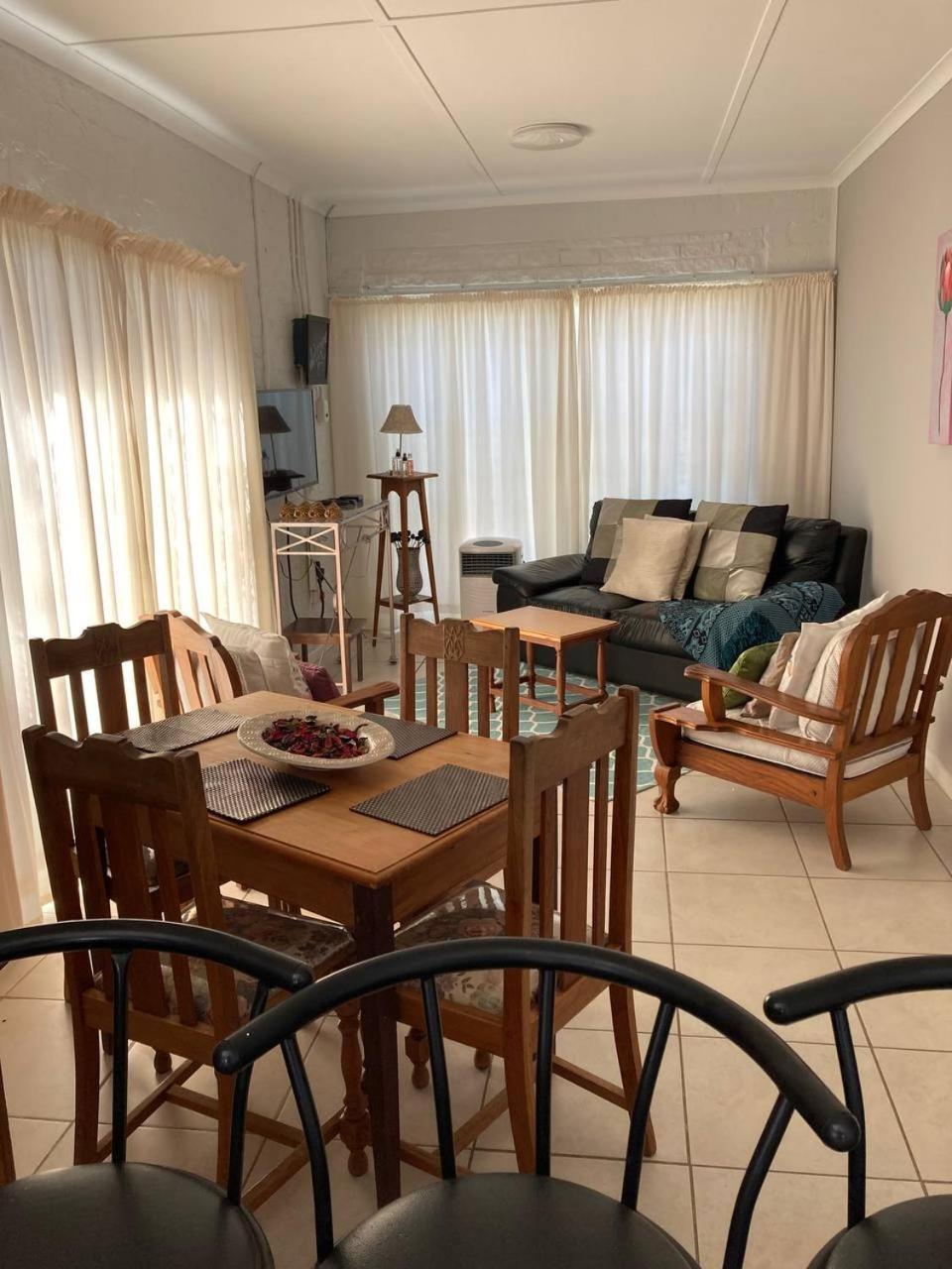 57 On Wellington Accommodation Colchester Ngoại thất bức ảnh