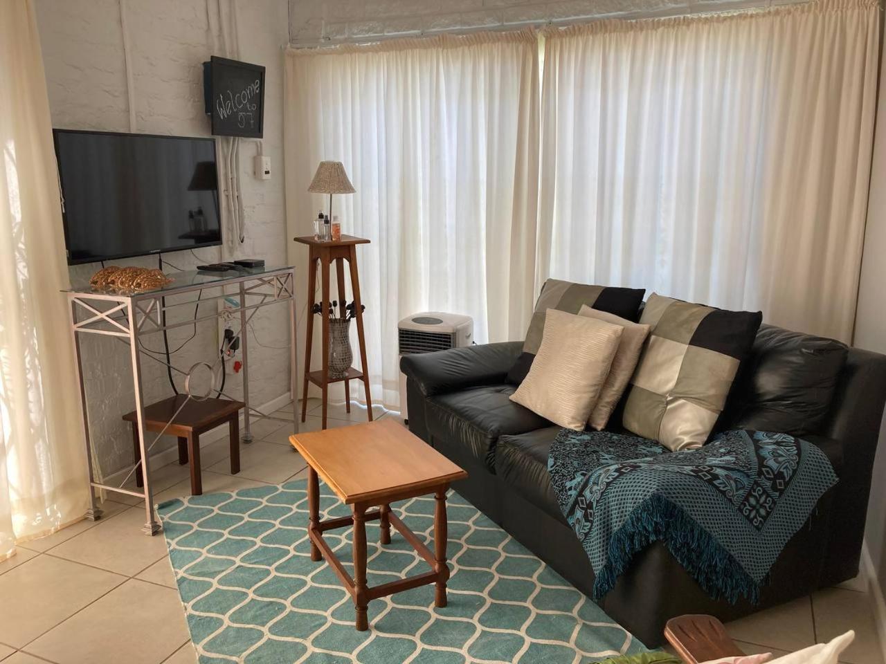 57 On Wellington Accommodation Colchester Ngoại thất bức ảnh